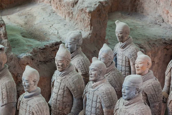 Guerriers de la célèbre armée de terre cuite à Xian en Chine — Photo