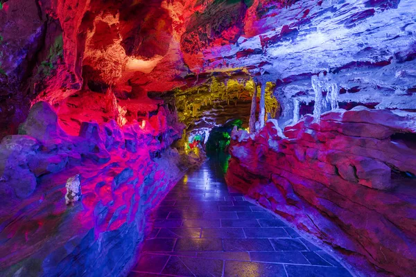 Huanglong žlutý dračí jeskyně - Čína — Stock fotografie