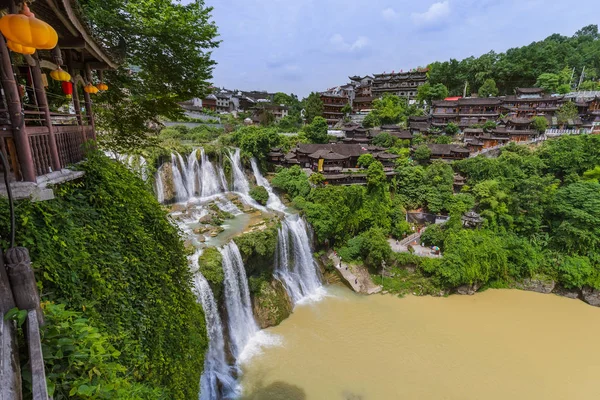 Furong, Chine - 29 mai 2018 : Ancien village de Furong et cascade dans le Hunan. — Photo