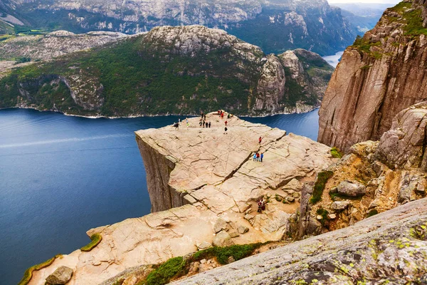 传道人讲坛石在峡湾 Lysefjord-挪威 — 图库照片