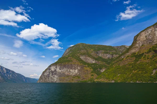 Naeroyfjord od fiord w Norwegii - słynnej, wpisanej na listę UNESCO — Zdjęcie stockowe