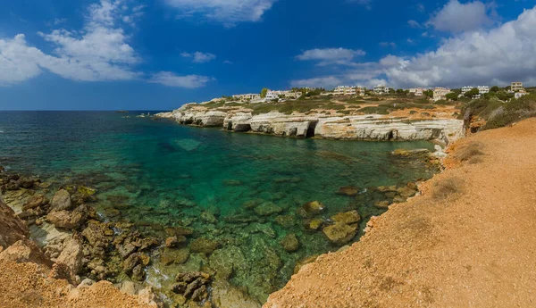 Linha costeira na ilha de Chipre — Fotografia de Stock