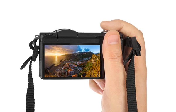 Hand med kamera och stad Ribeira Brava - Madeira Portugal (mitt foto) — Stockfoto