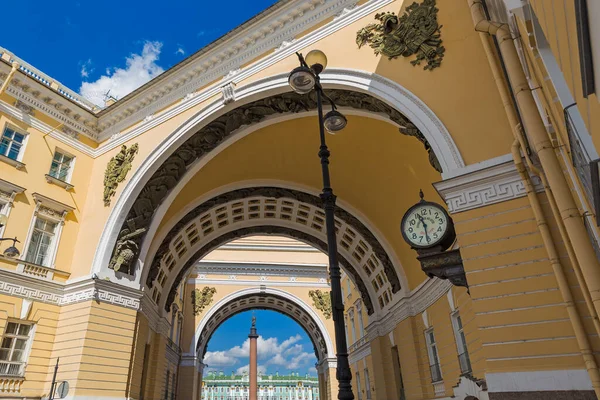 Arco Triunfal Del Estado Mayor Plaza Del Palacio San Petersburgo — Foto de Stock