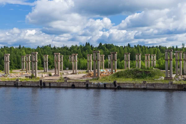 Abstracte Verlaten Bouw Aan Kust Van Rivier Svir Rusland — Stockfoto