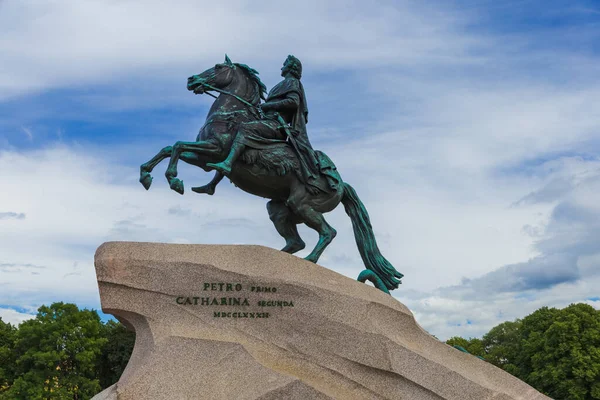 Monumento Imperador Russo Pedro Grande Cavaleiro Bronze São Petersburgo Rússia — Fotografia de Stock