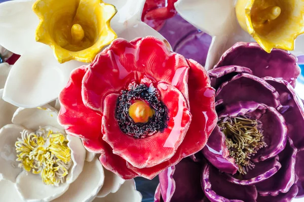 Buquê Flores Decorativas Cerâmica Fundo Floral Abstrato — Fotografia de Stock