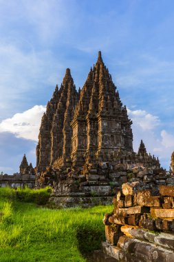 Endonezya 'daki Yogyakarta yakınlarındaki Prambanan tapınağı - seyahat ve mimari geçmişi
