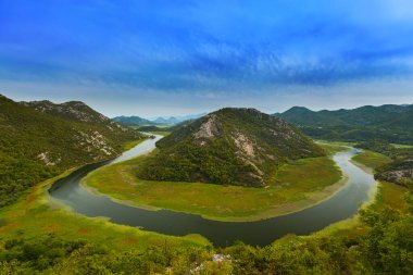 Skadar Gölü yakınlarındaki Rijeka Crnojevica Nehri - Karadağ - doğa geçmişi