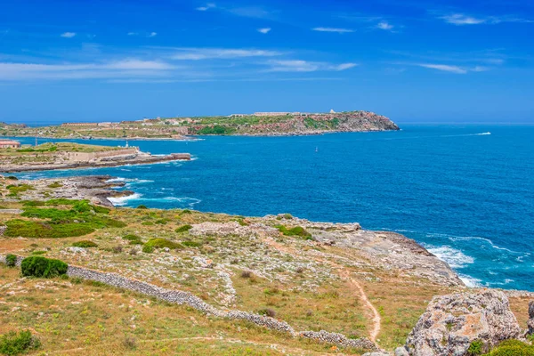 Ilha Menorca Costa Marítima Mediterrânica Com Fortaleza Mola Fundo Ilhas — Fotografia de Stock