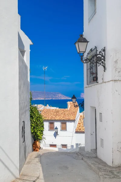 Altea Vechi Oraș Stradă Îngustă Vedere Marea Mediterană Spania — Fotografie, imagine de stoc