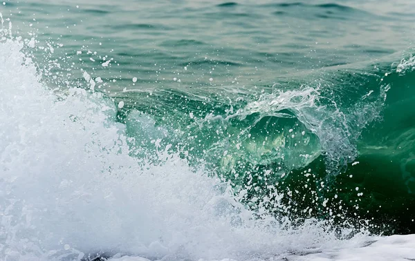 Raging Black Sea. Big wave with sea foam — Stock Photo, Image