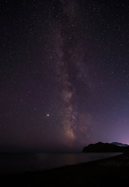 검은 바다 연안의 크림 반도에서 야영하고 있는 은하수 — 스톡 사진