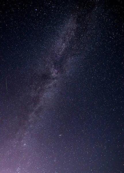 검은 바다 연안의 크림 반도에서 야영하고 있는 은하수 — 스톡 사진