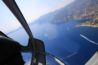 Helikopter kabin içinde görünüm