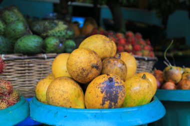 taze mango meyve Pazar 