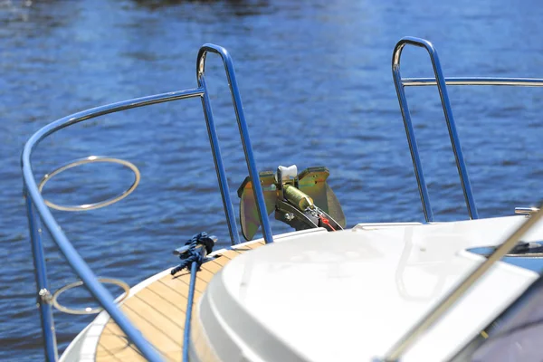 White Bow Motor Boat — Stock Photo, Image