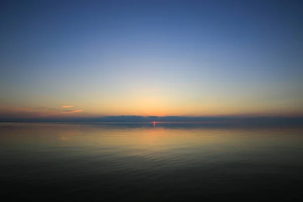 美しいパノラマの夕日と海の景色 — ストック写真