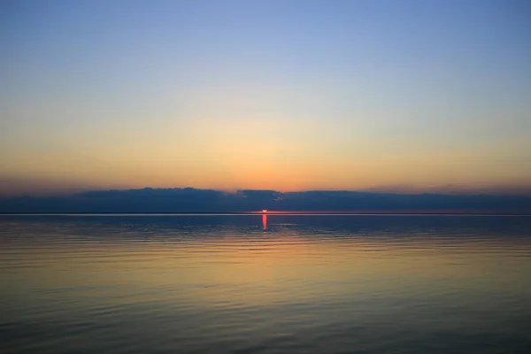 美しいパノラマの夕日と海の景色 — ストック写真