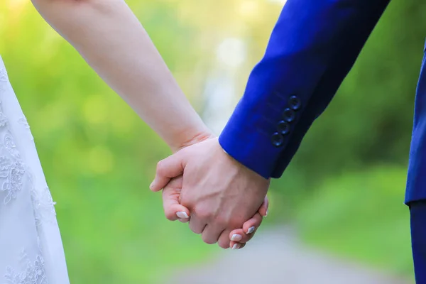 Pair Lovers Holding Hands — Stock Photo, Image