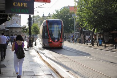 İstanbul, Türkiye - 26 Ağustos 2019: İstanbul tramvayı sabah