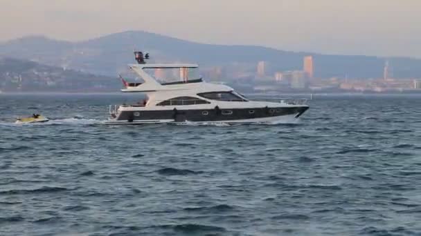 Yacht Moteur Luxe Coucher Soleil — Video