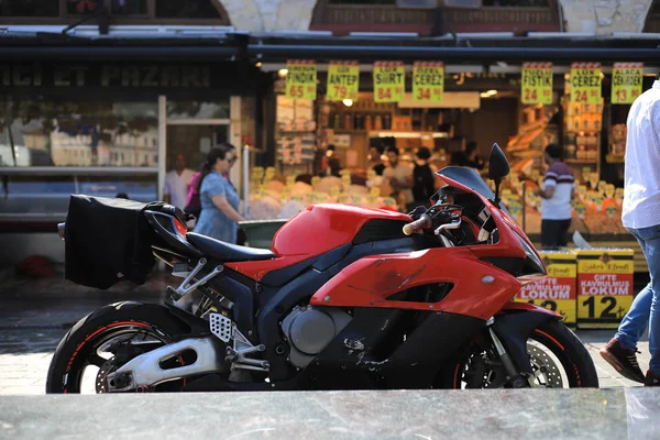 Czerwony Motocykl Sportowy Ulicy — Zdjęcie stockowe