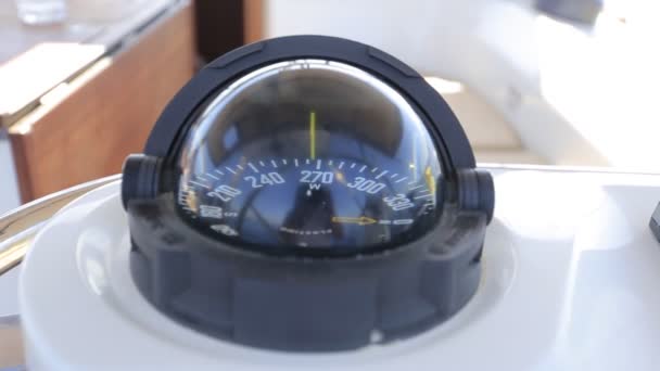 帆船上的海洋指南针 — 图库视频影像
