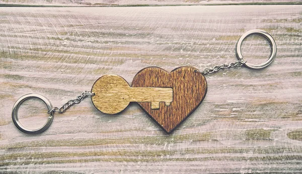 Beautiful Trinkets Shape Heart Key Wooden Desk — Stock Photo, Image