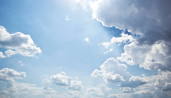 Beau Ciel Bleu Avec Beaucoup Nuages Dans Journée — Photo