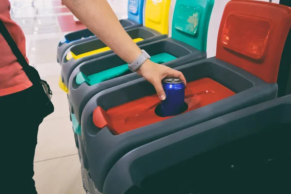 Woman Throws Aluminum Can One Four Bins Sorting Garbage — Stock Photo, Image