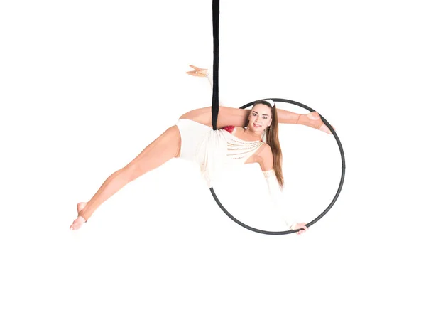 Junges Mädchen Posiert Einem Luftigen Ring Auf Weißem Hintergrund Hoop — Stockfoto