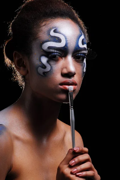 Retrato de menina mulata com arte facial, corpo-arte — Fotografia de Stock