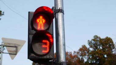 trafik ışığı rengini değiştirir. Elektronik çetele.