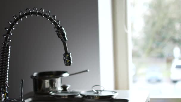 Kitchen interior. In the video closed tap for water. — Stock Video