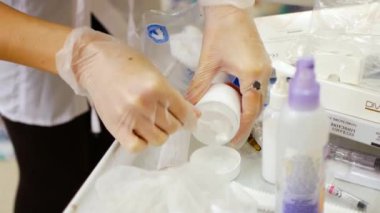 Botox enjeksiyon prosedürüne hazırlık.