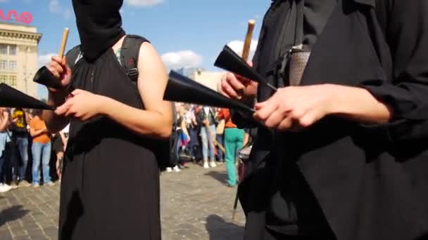 Manifestantes en la ruta Pride for Tolerance — Vídeo de stock