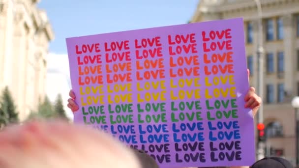 Carteles de Orgullo de Marzo. Signos en apoyo de la igualdad y la solidaridad — Vídeos de Stock