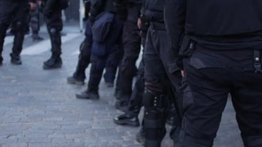 Gösteri ve mitinglerde korunmak için özel polis birimleri