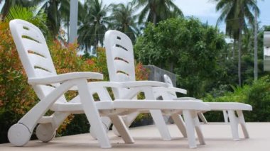 Beyaz güneş dinlenme tesisinde