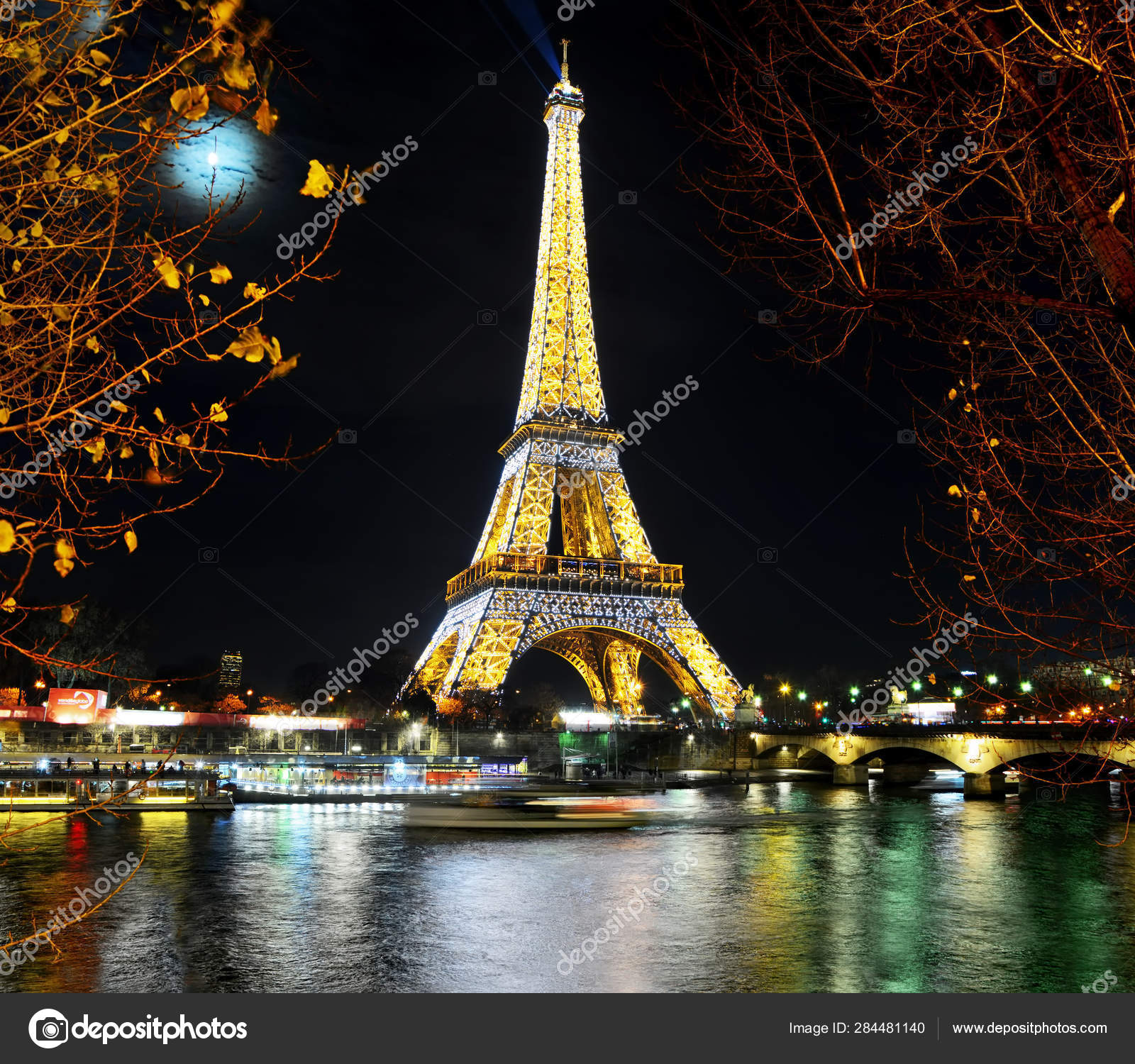 Paris France December 09 2016 Eiffel Tower Light Performance