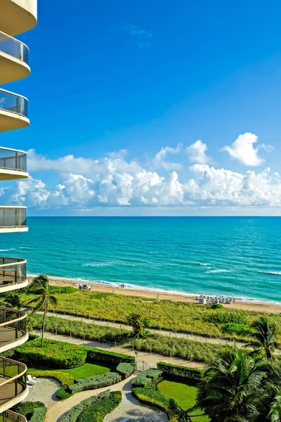 Norte Miami praia vista do hotel Fotos De Bancos De Imagens Sem Royalties