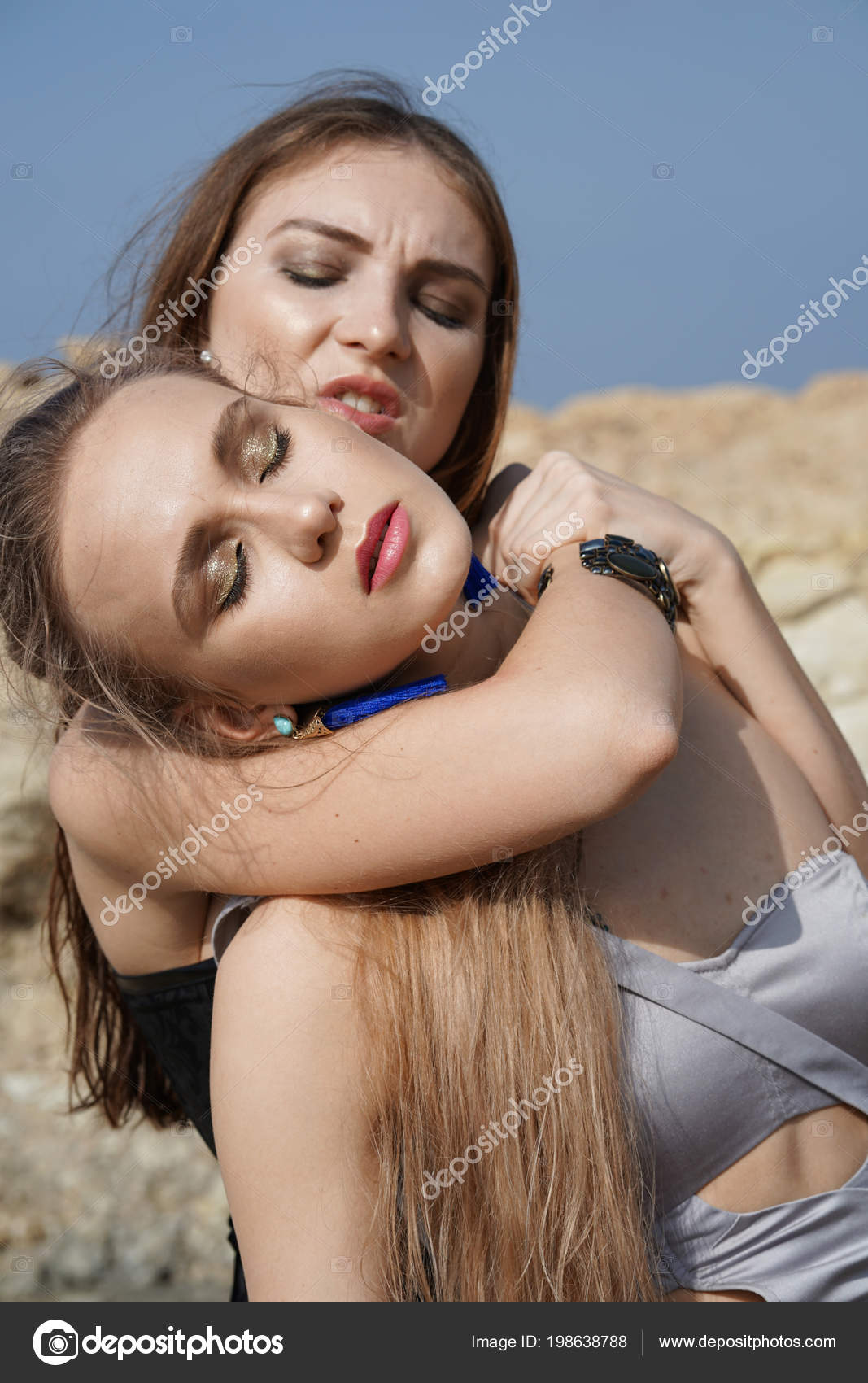 2+ Thousand Choke Hold Royalty-Free Images, Stock Photos & Pictures