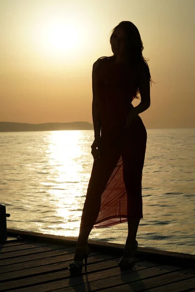 Woman Silhouette Wooden Pier Sunset — Stock Photo, Image