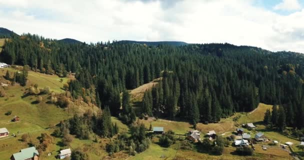 Belles Images Aériennes Drones Petite Ville Montagneuse Entourée Montagnes Des — Video