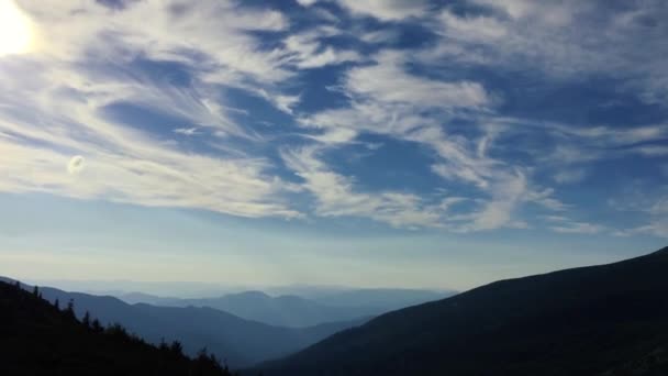 Pôr Sol Nas Montanhas Vídeo Crepúsculo Parque Natural Dos Cárpatos — Vídeo de Stock