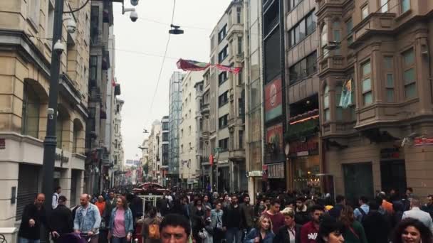 Κωνσταντινούπολη Τουρκία Μαΐου 2018 Δημοφιλή Τουριστική Περιοχή Taksim Meydan Στην — Αρχείο Βίντεο