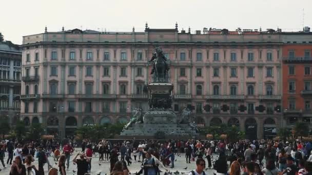 Milán Italia Octubre 2018 Hermosa Plaza Del Duomo Con Estatua — Vídeos de Stock