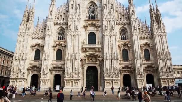 2018 밀라노 이탈리아 두오모 센터의 밀라노 시티에서 세인트 메리의 메트로 — 비디오