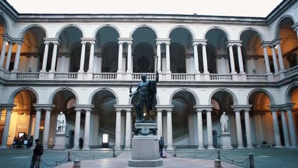 Milán Italia Octubre 2018 Hermosa Estatua Centro Milán Lombardía Arquitectura — Vídeos de Stock